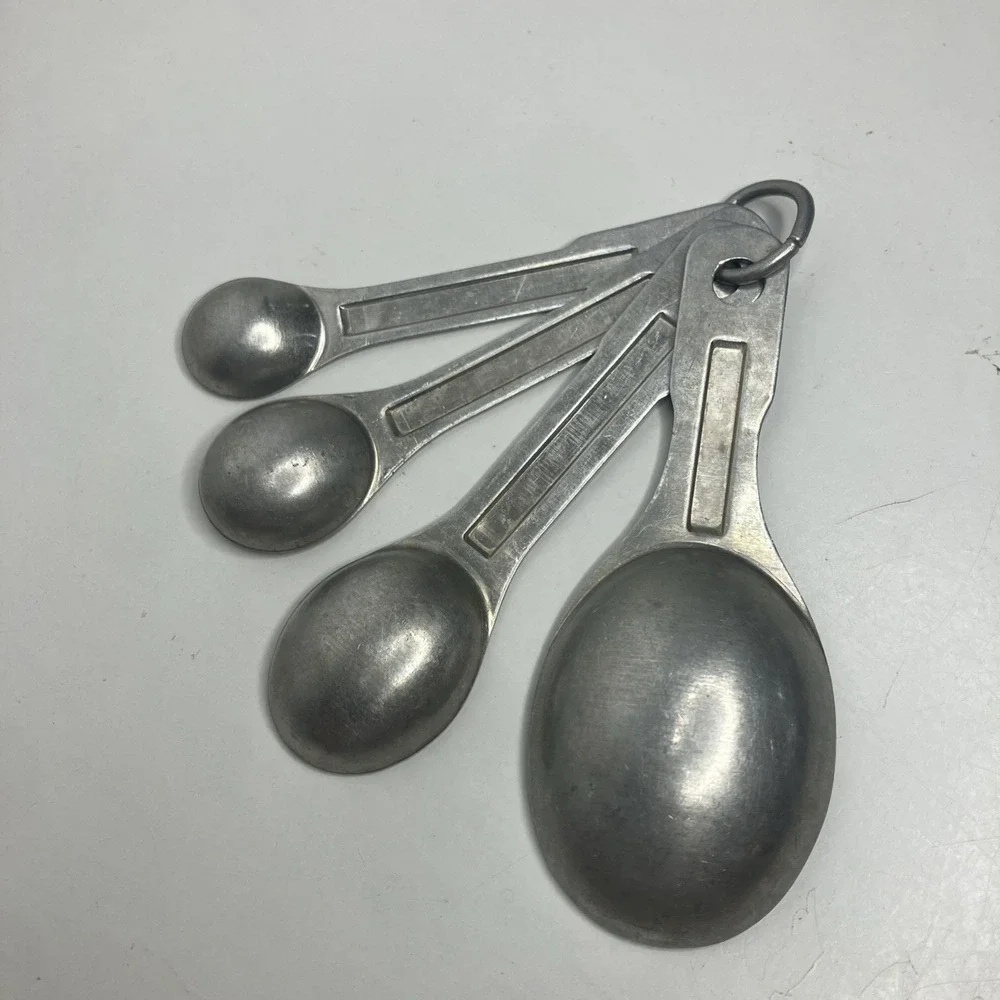 Vintage US Std Aluminum Measuring Spoons Oval 4pc On Ring Farmhouse Rustic MCM